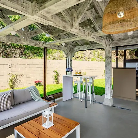 La Casona Del Viejo Chalet Llovio