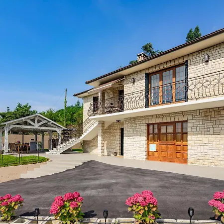 La Casona Del Viejo Llovio